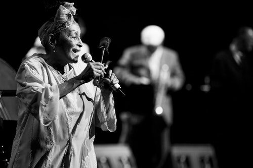 Легенда кубинской музыки Омара Портуондо попрощается с фанами