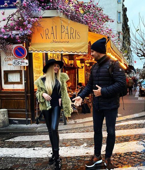 Дарья и Сергей Пынзарь гуляют по Парижу