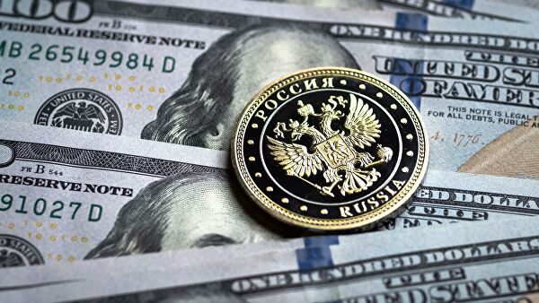 Официальный курс евро на пятницу вырос до 69,42 рубля