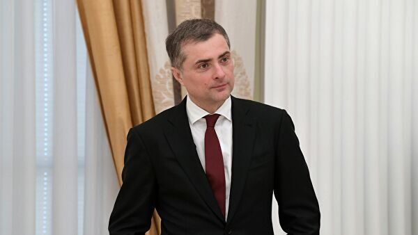 Песков: Сурков продолжает де-юре оставаться помощником президента