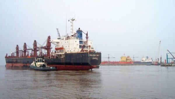 Премьер Латвии критикует порты: не подготовились к оттоку грузов из России