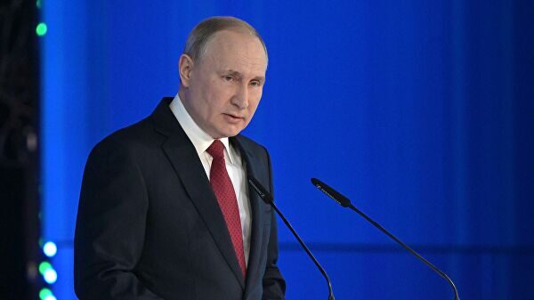 Путин поручил внести предложения по совершенствованию контроля КПК