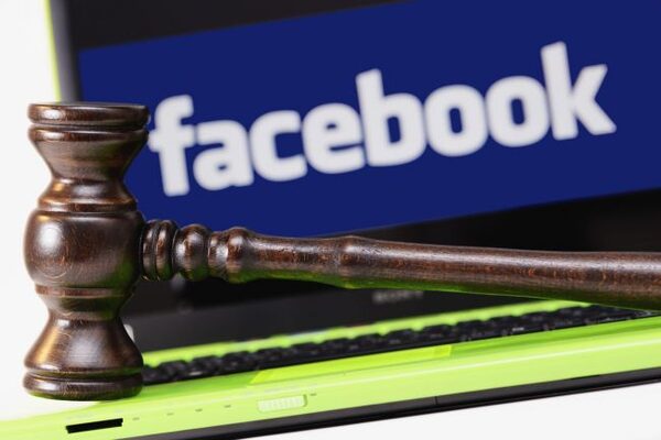Роскомнадзор завел дело против Facebook и Twitter