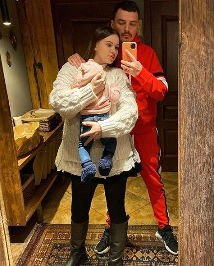 Саша Артёмова старается быть мобильной мамой