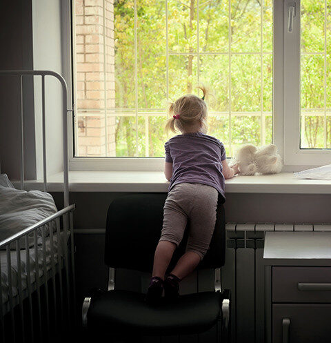 В Москве судят родителей, которые пять лет отказываются забирать здоровую дочь из больницы