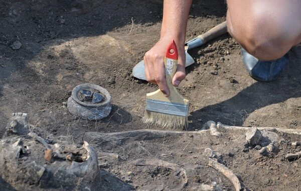 Археологи в Китае обнаружили останки загадочного карлика