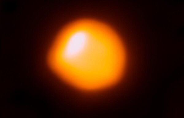 Астраханские астрономы бьют тревогу: потускнение сверхгигантской звезды выходит за рамки обычного поведения