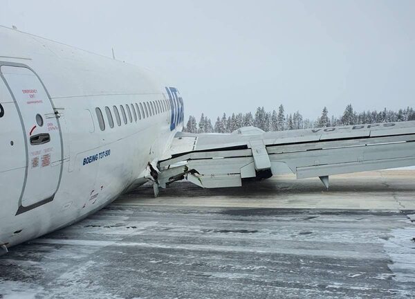 Boeing 737 совершил аварийную посадку в Усинске