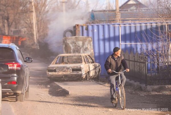 Должно быть стыдно: после погромов из Казахстана бежали 23 тыс. человек
