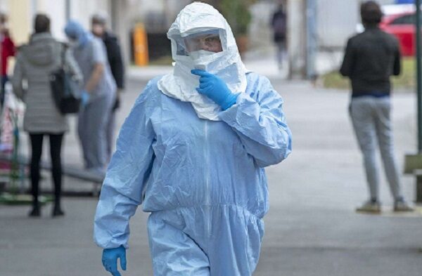 Франция закрыла военную базу на севере страны из-за коронавируса