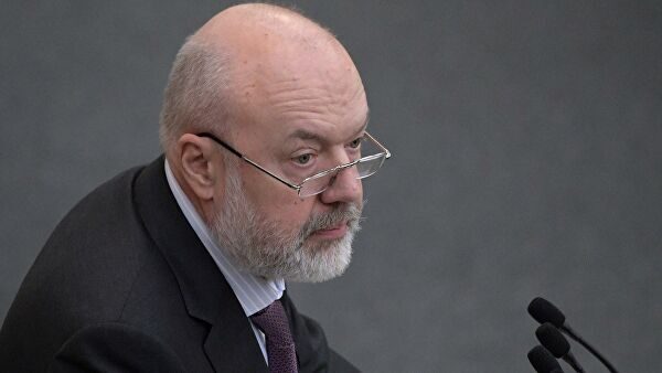 Крашенинников разъяснил поправку о руководстве правительством
