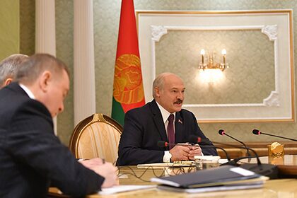 Лукашенко перестал просить у России деньги