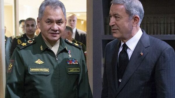 Министры обороны России и Турции обсудили по телефону ситуацию в Идлибе
