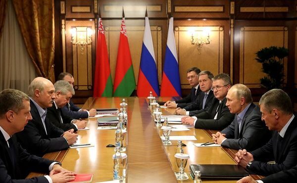 Москва и Минск договорились о поставках нефти и газа на прежних условиях