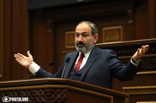 Пашинян удивился армянскими таможенниками: Телевизор не смотрят, берут мзду