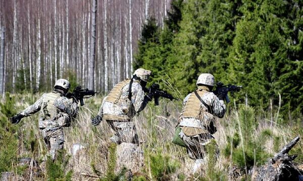 Пять военнослужащих НАТО потерялись во время учений в Литве