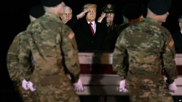 Президент США почтил память двух военнослужащих США, погибших в Афганистане