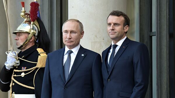 Путин и Макрон обсудили напряженную обстановку в сирийском Идлибе