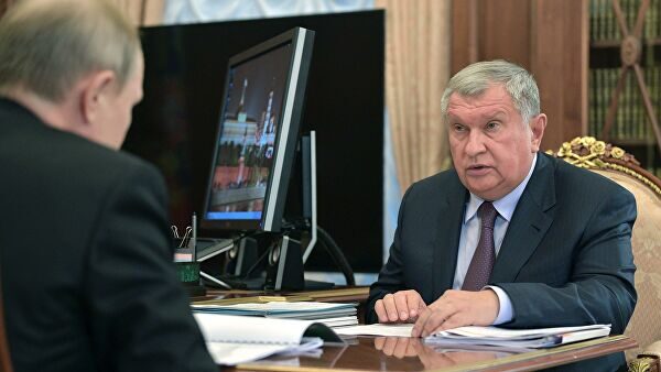 Сечин доложил Путину об итогах переговоров с Лукашенко по нефти
