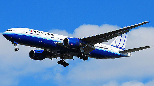 United Airlines отозвала прогноз по прибыли из-за коронавируса