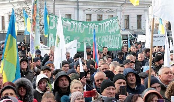 В Киеве ожидаются протесты из-за обсуждения в Раде закона о рынке земли