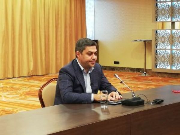 Ванецян призвал власти Армении приоткрыть детали переговоров по Карабаху
