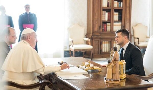 Зеленский встретился с папой Франциском в Ватикане