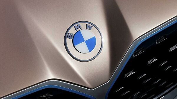 BMW закрывает на месяц заводы в Европе и ЮАР из-за коронавируса