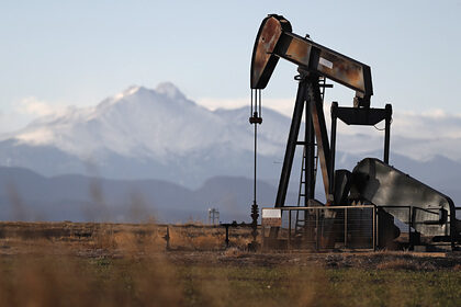 Цены на нефть опустились до 27 долларов