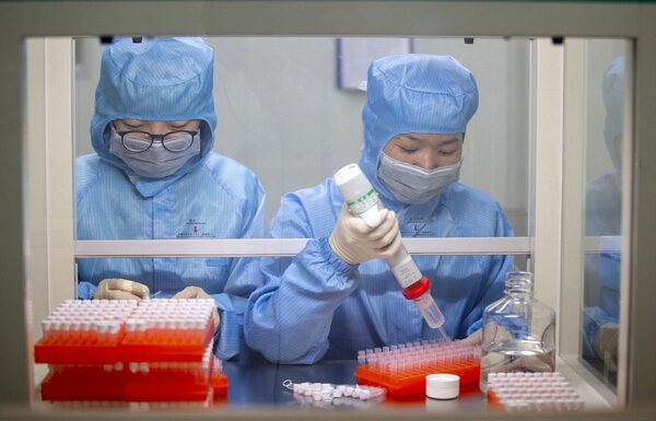 Эффективный препарат от коронавируса нашли китайские медики