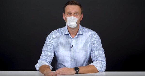 Навальный: «Власти зарабатывают на коронавирусе и продаже масок»