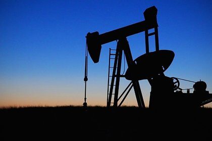 Переговоры о сокращении добычи нефти остались интригой