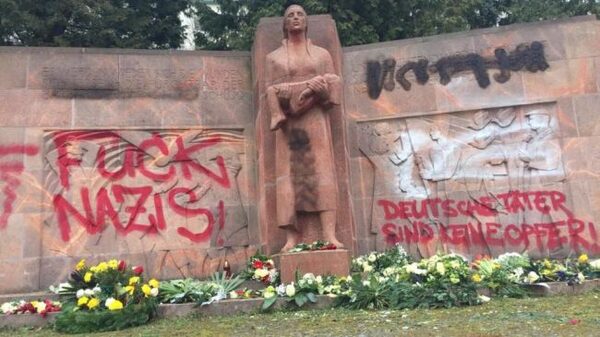 «Преступники — не жертвы!»: немцам вновь напомнили об исторической правде