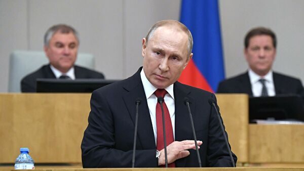 Путин уточнил об ограничении сроков в запросе о поправке в Конституцию
