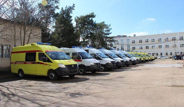 Районы Кубани получили 12 новых машин скорой помощи