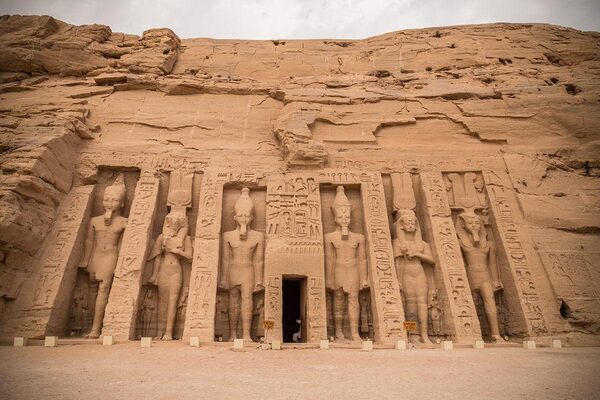 В Египте найден тайник фараона Тутмоса II