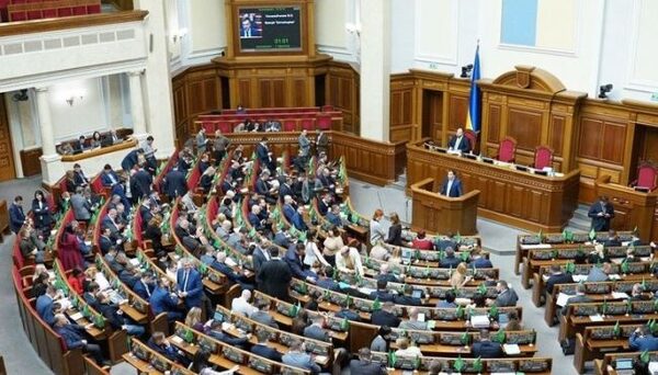 Верховная рада увольняет украинских министров, а новых назначить не может