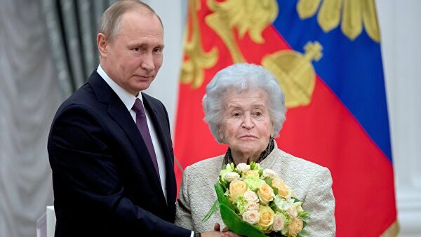 Владимир Путин поздравил Ирину Антонову с 98-летием