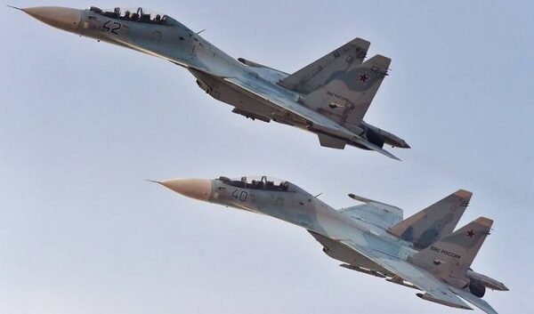 Два российских Су-27 сопроводили бельгийский F-16 в небе над Балтикой