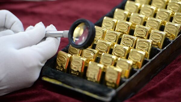 Эксперт рассказал, как правильно вложиться в золото во время кризиса