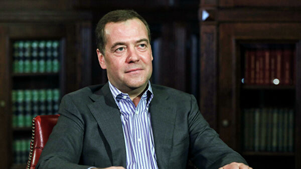 Медведев заявил об активных контактах России с иностранными партнерами
