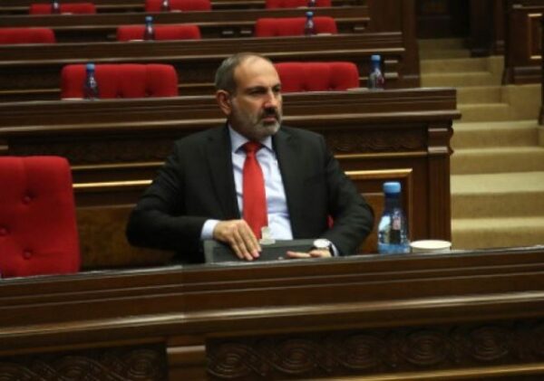 Парламент Армении не видит смысла «допрашивать» Пашиняна о войне 2016 года