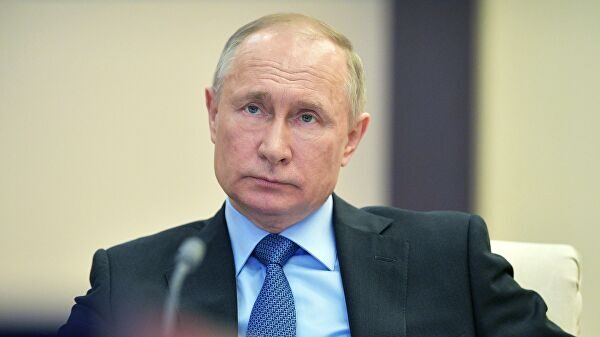 Песков рассказал, что Путину сейчас не хватает живого общения