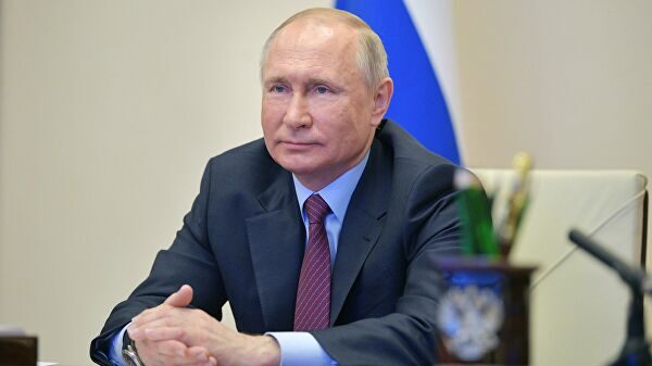Песков заявил, что Путину сейчас не хватает живого общения