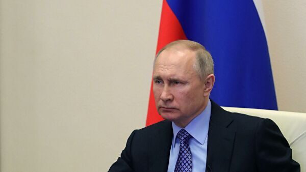 Путин обсудит на телесовещании с правительством ситуацию с COVID-19