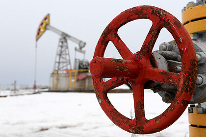 России придется снизить добычу нефти больше всех в мире