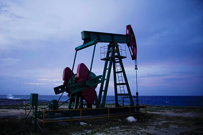 Саудовская Аравия отказалась сокращать добычу нефти на уровне России