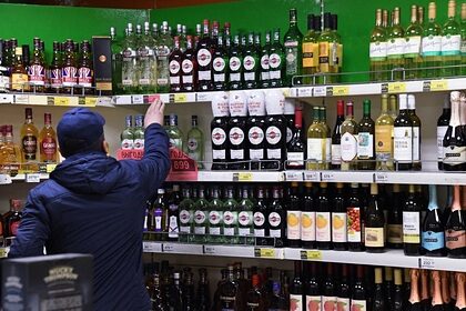 В российском регионе разрешили пить в самоизоляции