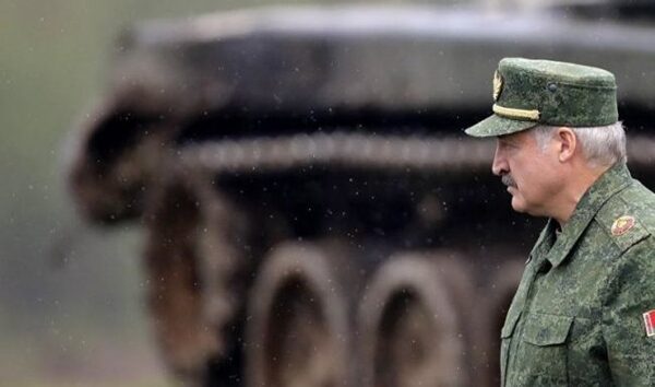 Лукашенко: Приходится готовиться к войне
