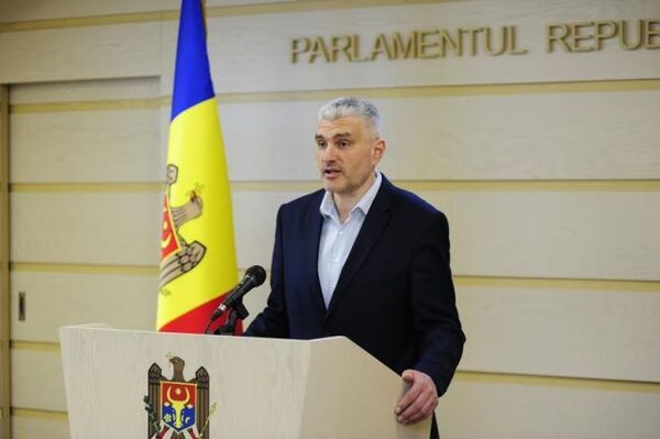 Молдавская оппозиция ждет отмены ЧП, чтобы распустить правительство
